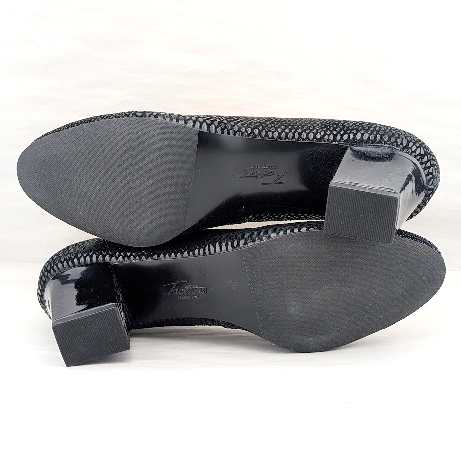 Women's Trotters Size 8.5M Kari 2.3" Heels In Black Snake Print Trotters