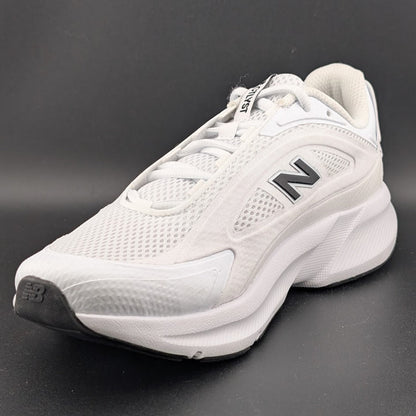 New Balance CTLYST Ladies Walking Shoes 8 B  White / Black NEW no Box New Balance