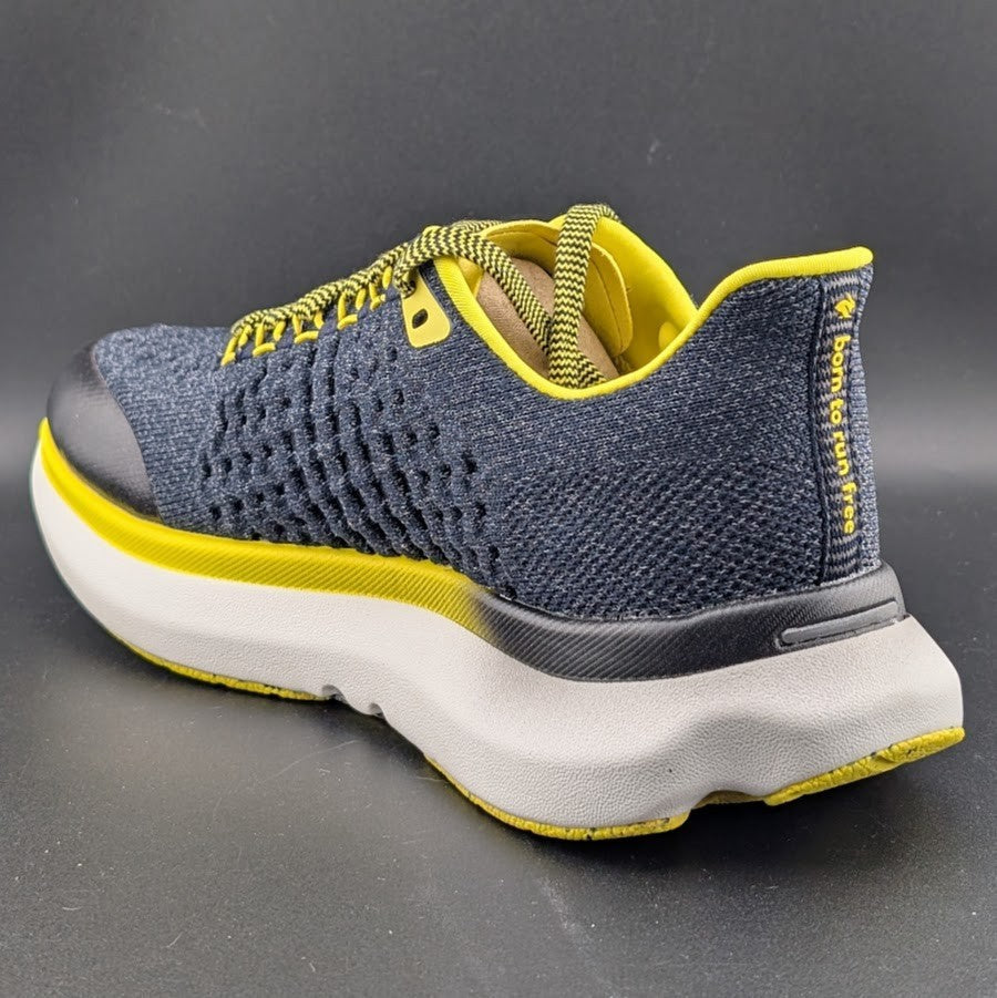 Rabbit Mens Sz 10.5 Dream Chaser Running Shoes Navy/Yellow Sneakers MSRP  $196 Rabbit