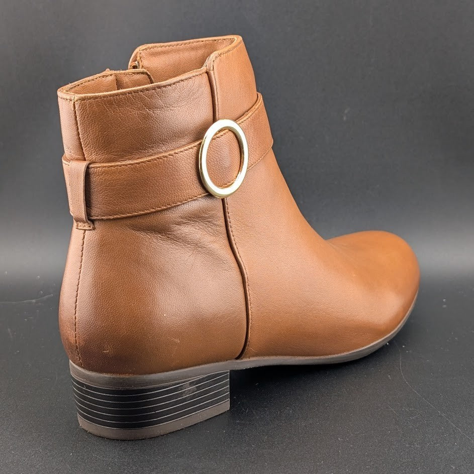 Trotters Melody Womens Bootie Sz 7N Almond Toe Luggage Leather Side Zip Boots Trotters