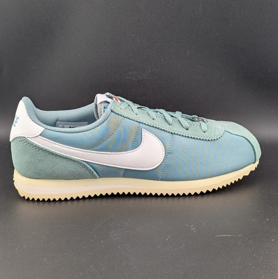 Nike Cortez Txt (GS) Size Youth 6.5 / Women's 8 Blue & White NIB Nike