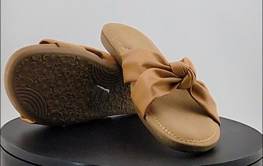 Cliffs By White Mountain Women's Favorite Knotted Slide Sandal 11M, Smooth Tan