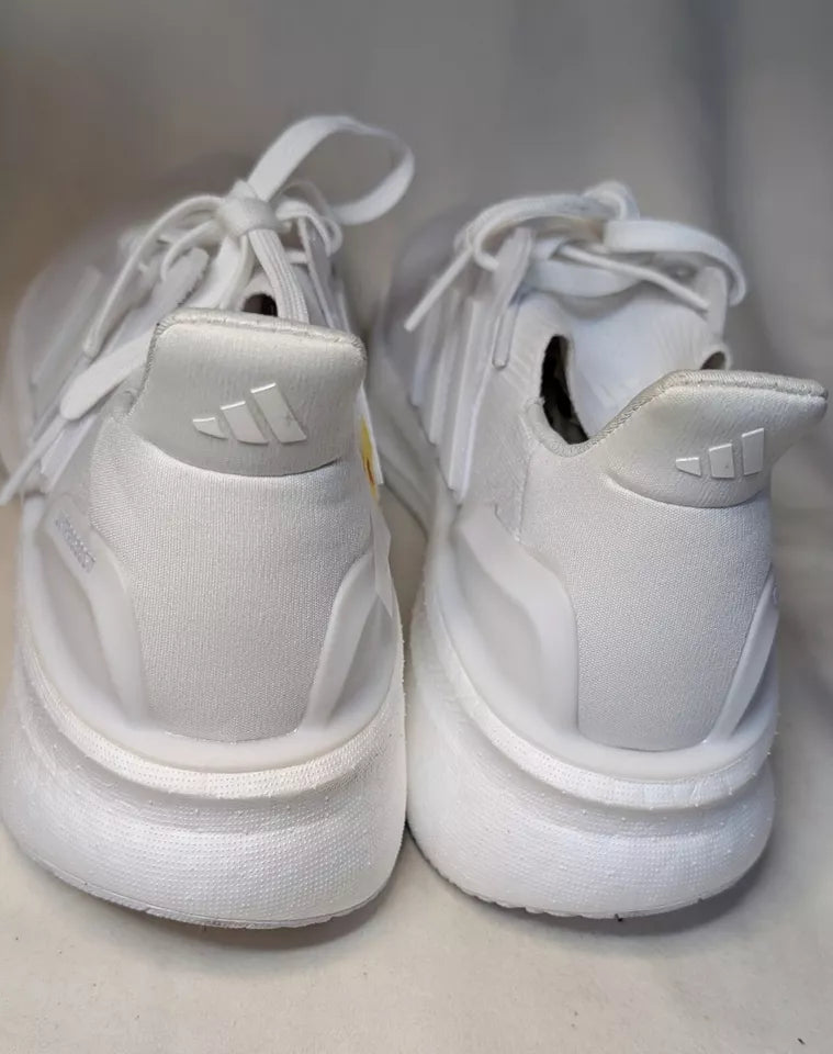 adidas Women's White UltraBoost 5 Sneaker | Brand New (ID8848) Size 7