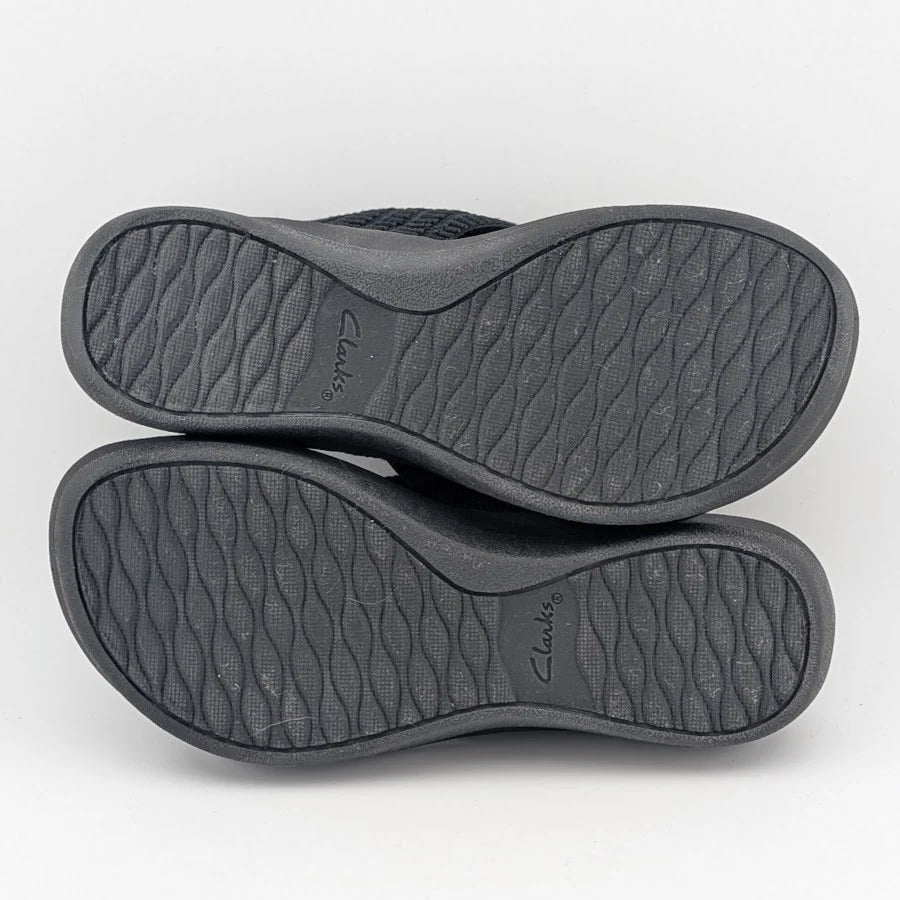 Reconditioned- Women's Clarks, Arla Wave Adjustable Sandal 76960 Black Size 6M Cloudstepper Clarks