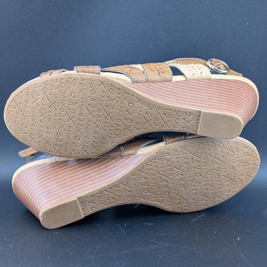 XOXO Women's Size 8.5 Sahara Flower Power Faux Leather Platform Sandals SoleComfort.shoes