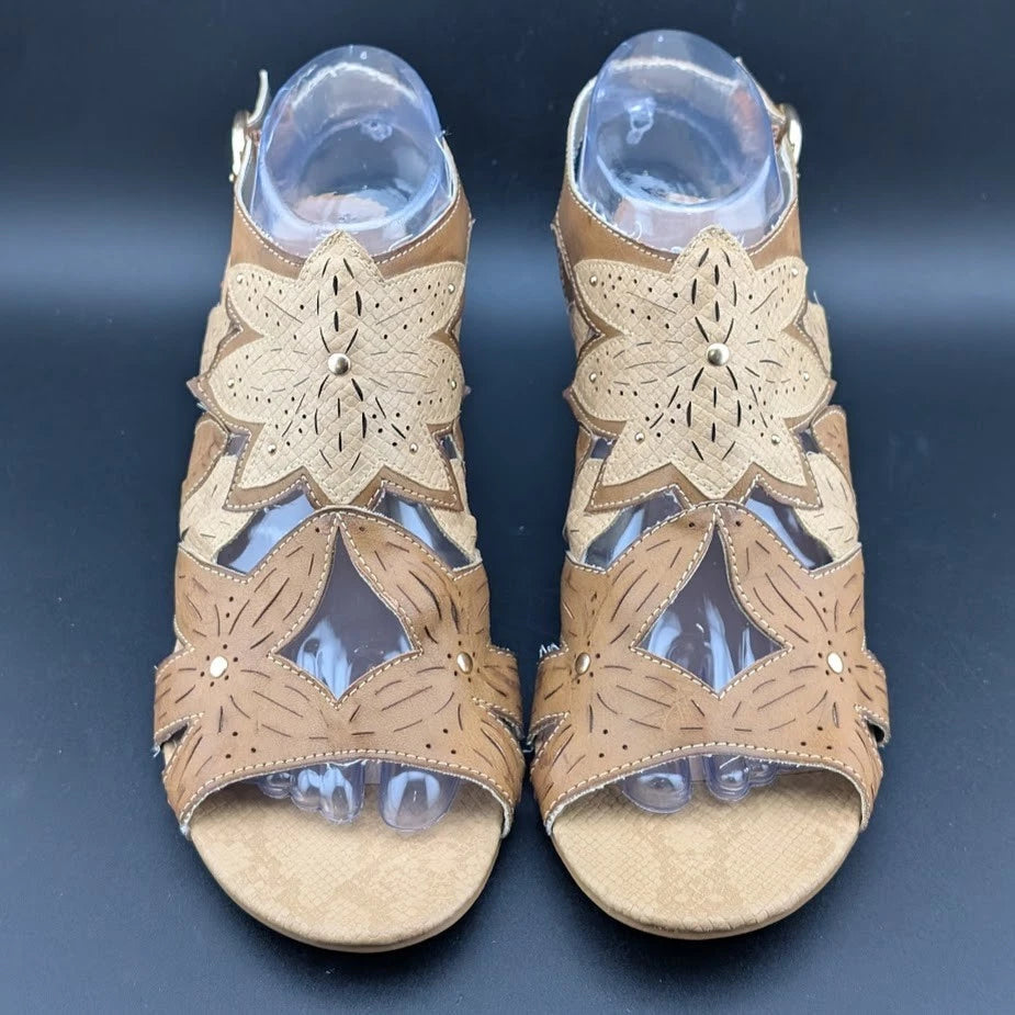 XOXO Women's Size 8.5 Sahara Flower Power Faux Leather Platform Sandals SoleComfort.shoes