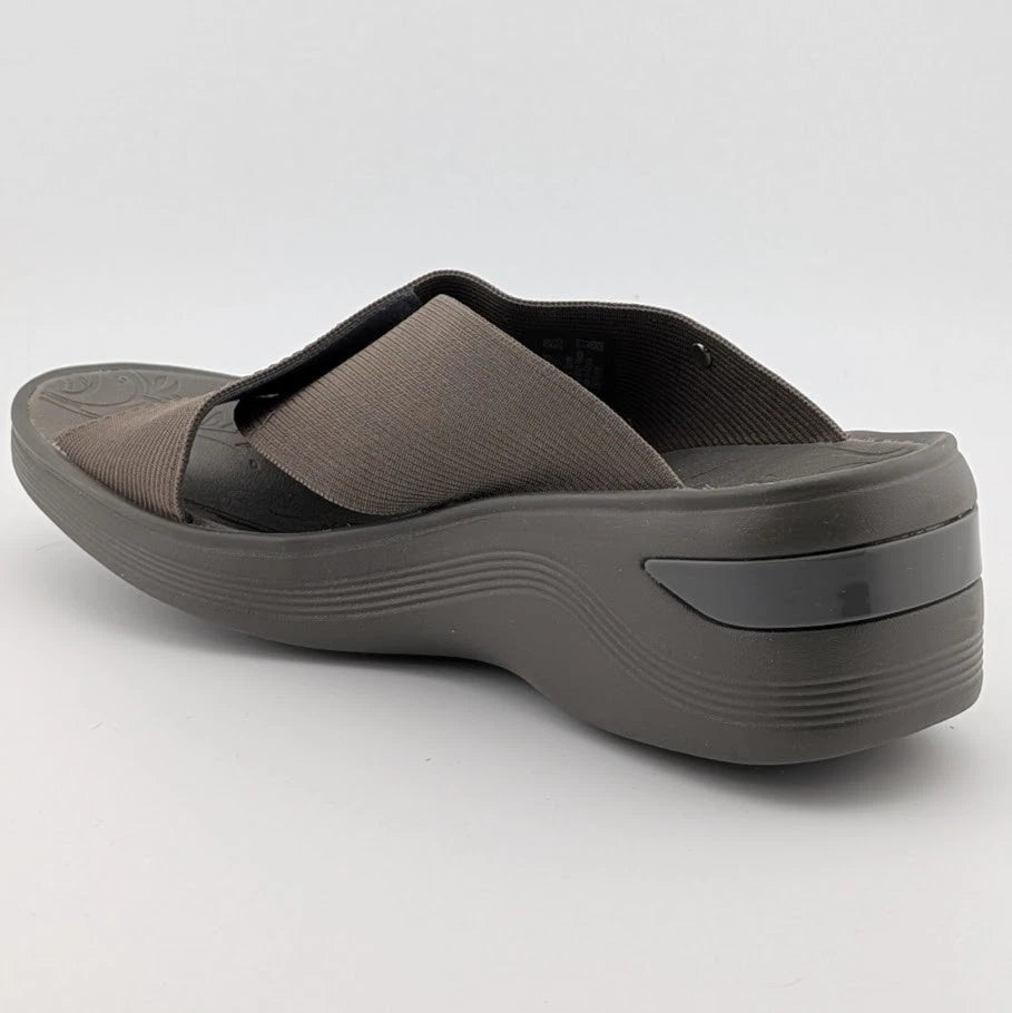 Bzees for Lifestride Women's Size 7M Taupe Elastic Slide Sandal SoleComfort.shoes