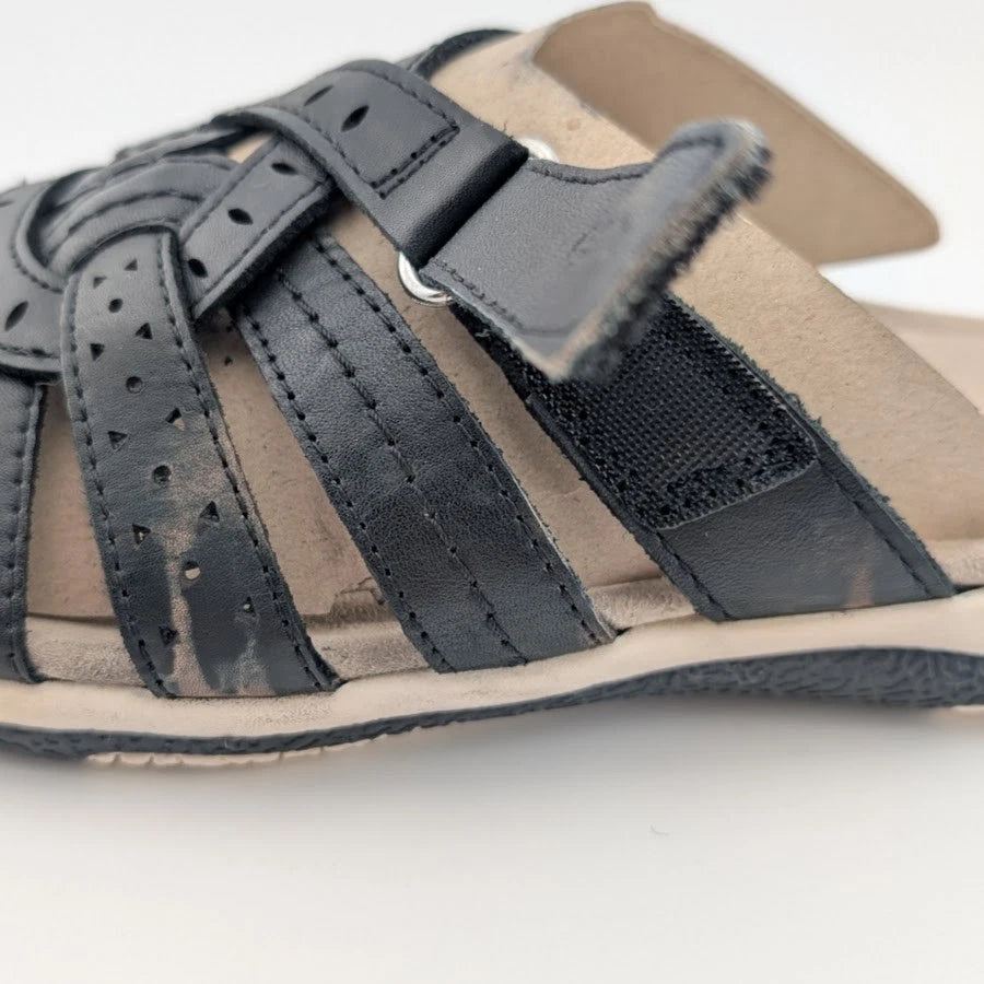 Reconditioned Earth Women's Size 11M Sassoni Strappy Slip On Sandals in Black Leather Earth Origins