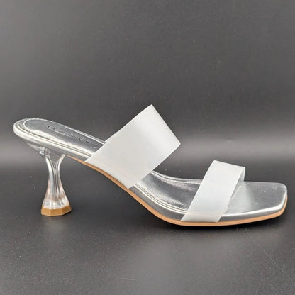 Lisa Vickey Women's Size 7M Beyond-V White and Silver Sandals SoleComfort.shoes