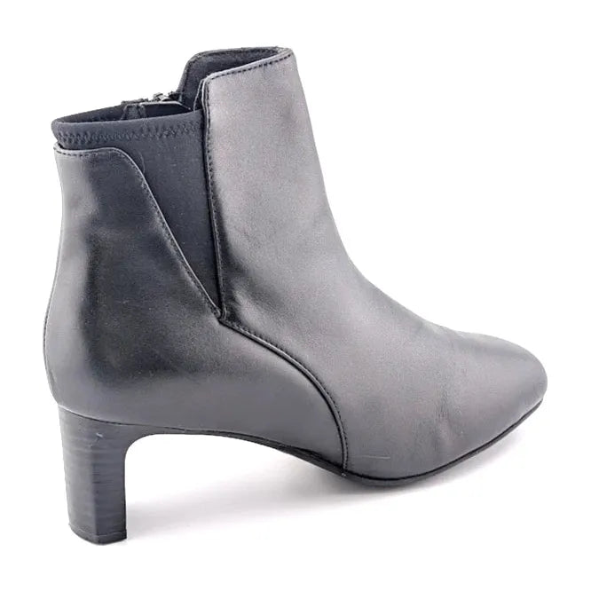Clarks Women's Kyndall Faye Fashion Booties Black Leather 26174300 **Year-Round SoleComfort.shoes
