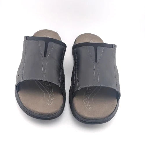 Clarks Mens Size 9.5W Walkford Band Slide Sandal Black Leather - Summer's Staple