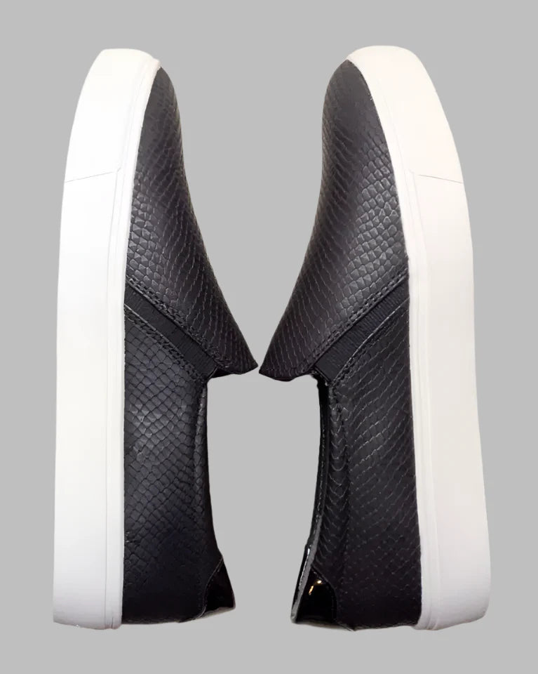 Dr. Scholls Nova Black Slip On Low Top Size 9 (US)