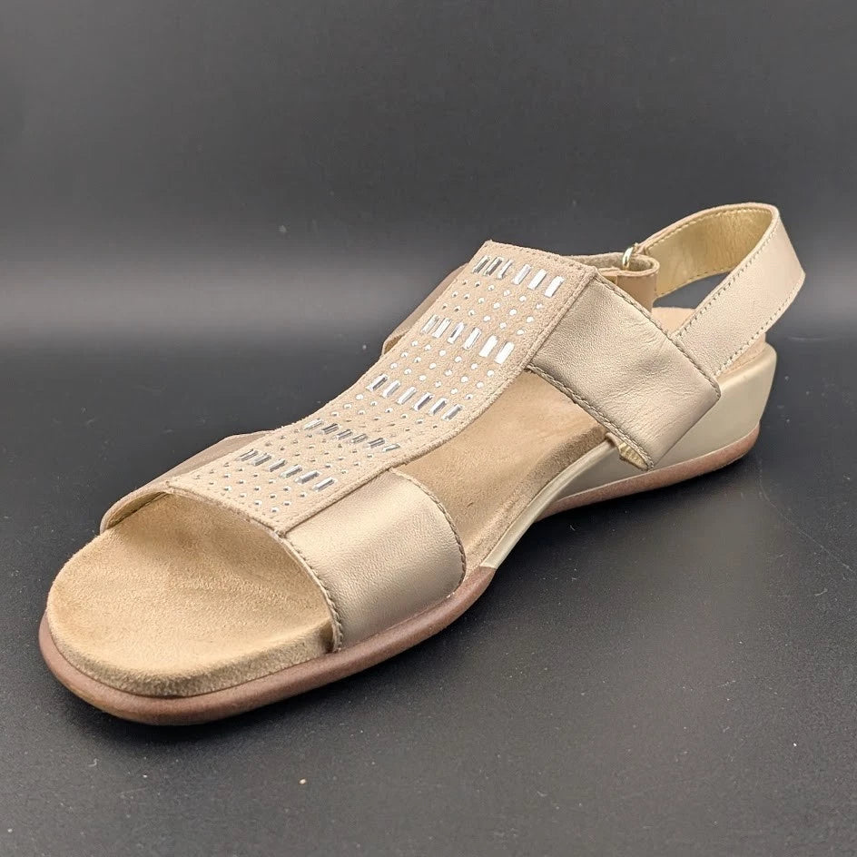 Easy Spirit Womens Hazel Wedge Sandal, Biege 150, 10 Narrow US SoleComfort.shoes