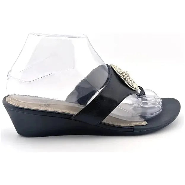 Pre-owned Impo Women Sandals Black with Sun Medallion Size 7.5 - SoleComfort.shoes