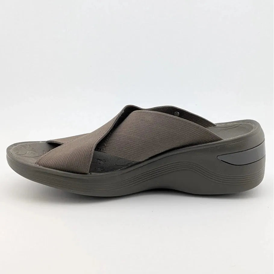 Bzees for Lifestride Women's Size 7M Taupe Elastic Slide Sandal SoleComfort.shoes